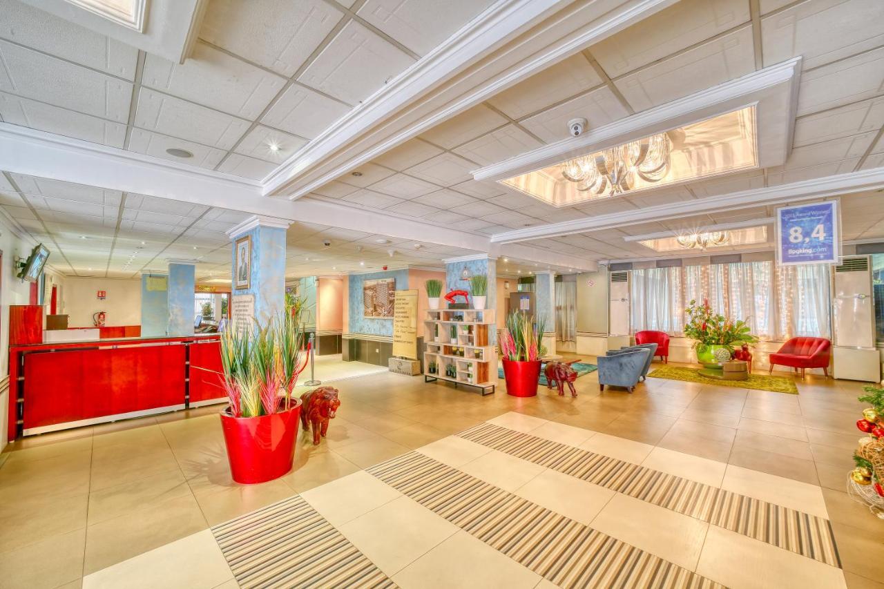 Hotel La Falaise Yaoundé エクステリア 写真