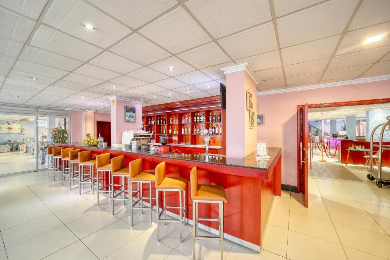 Hotel La Falaise Yaoundé エクステリア 写真