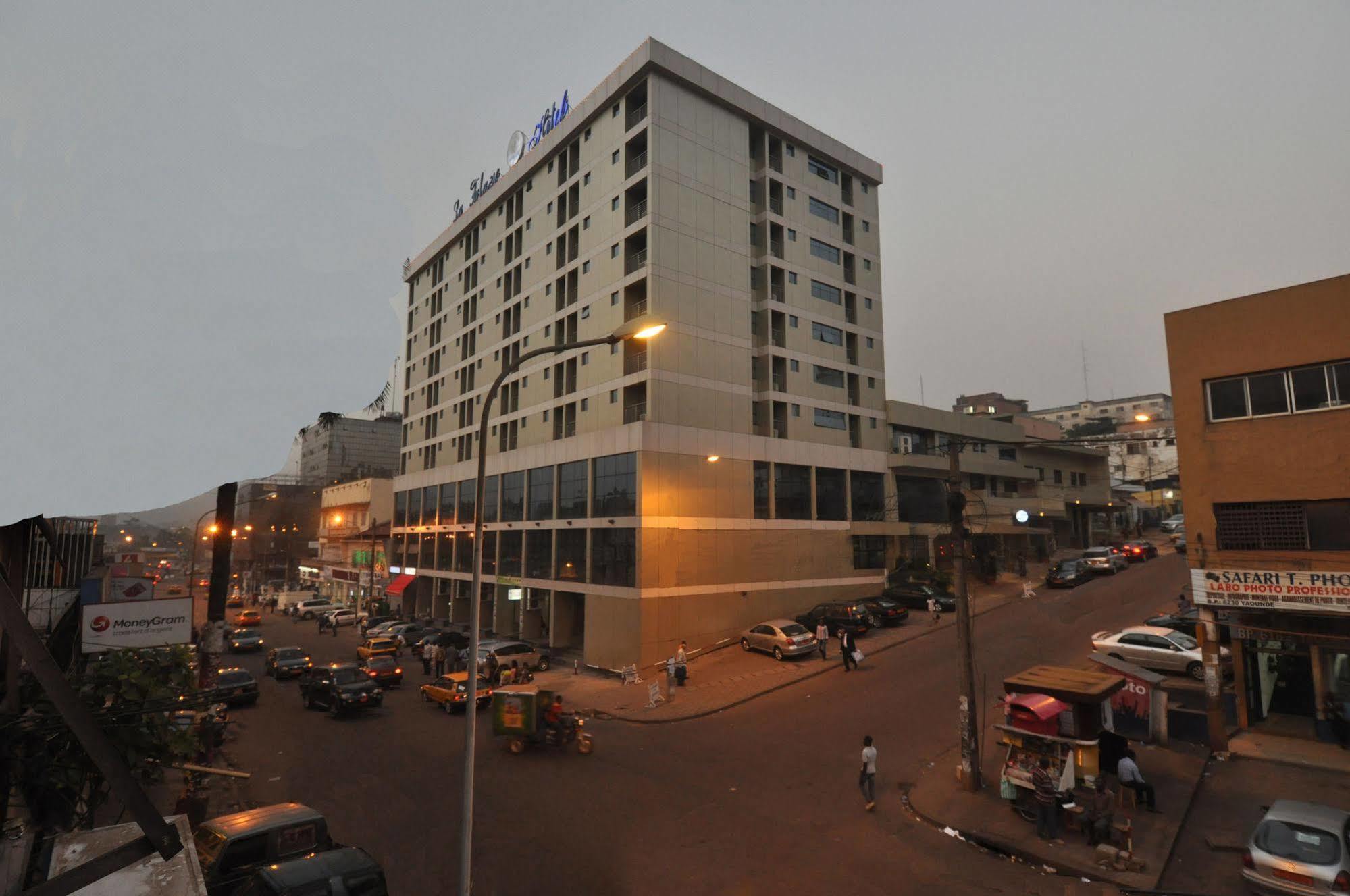 Hotel La Falaise Yaoundé エクステリア 写真