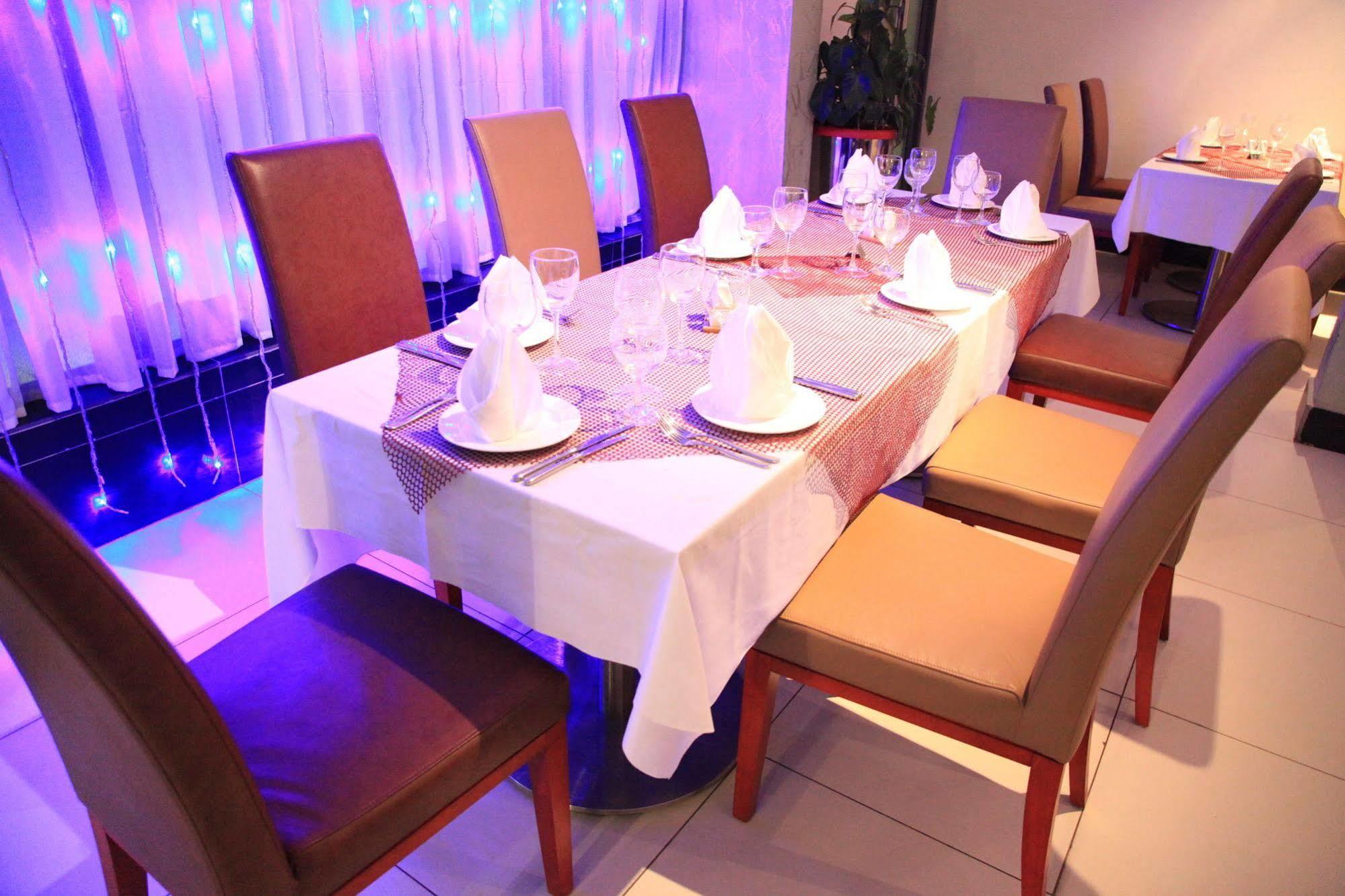 Hotel La Falaise Yaoundé エクステリア 写真