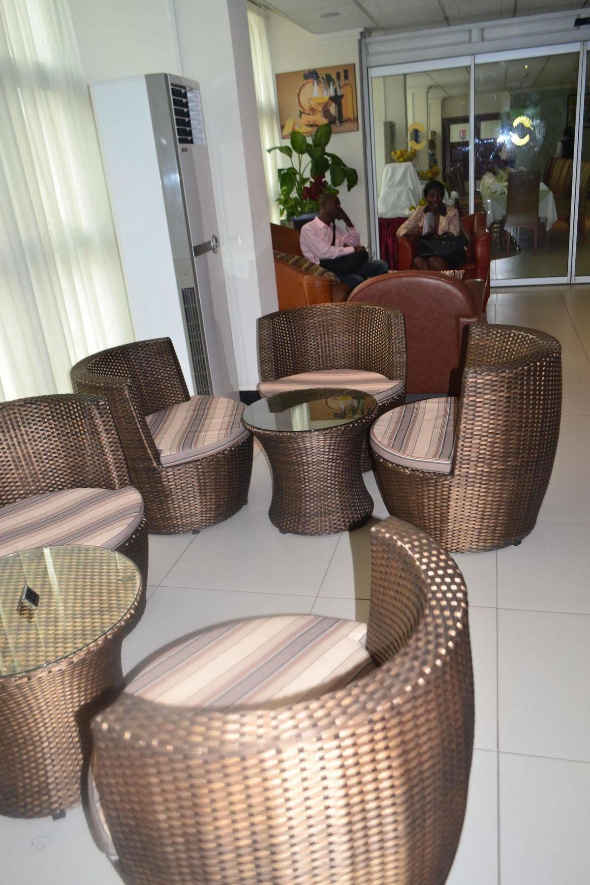 Hotel La Falaise Yaoundé エクステリア 写真