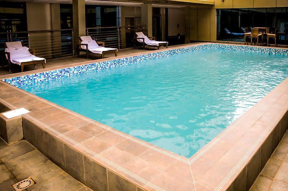 Hotel La Falaise Yaoundé エクステリア 写真