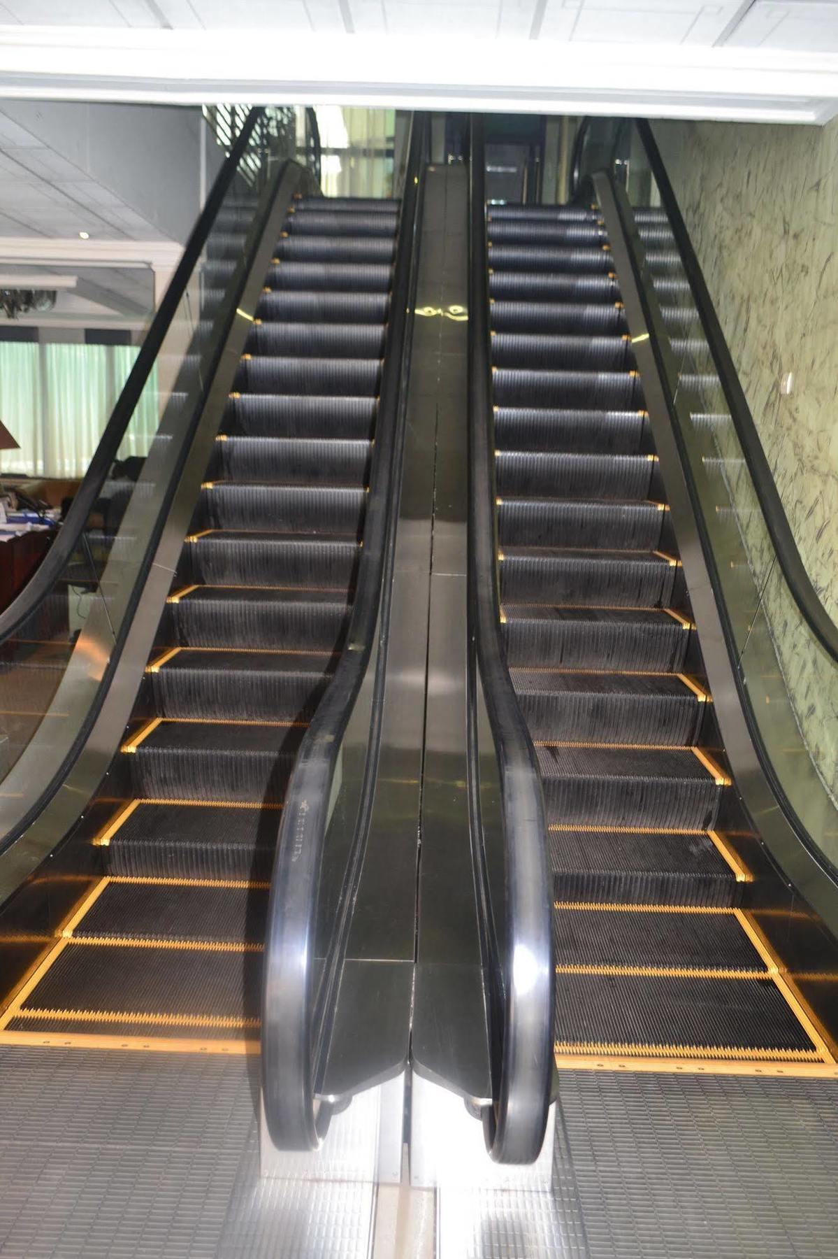 Hotel La Falaise Yaoundé エクステリア 写真